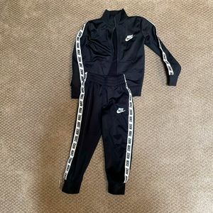 EUC Nike 3T matching track suit. No flaws. Black with white accents